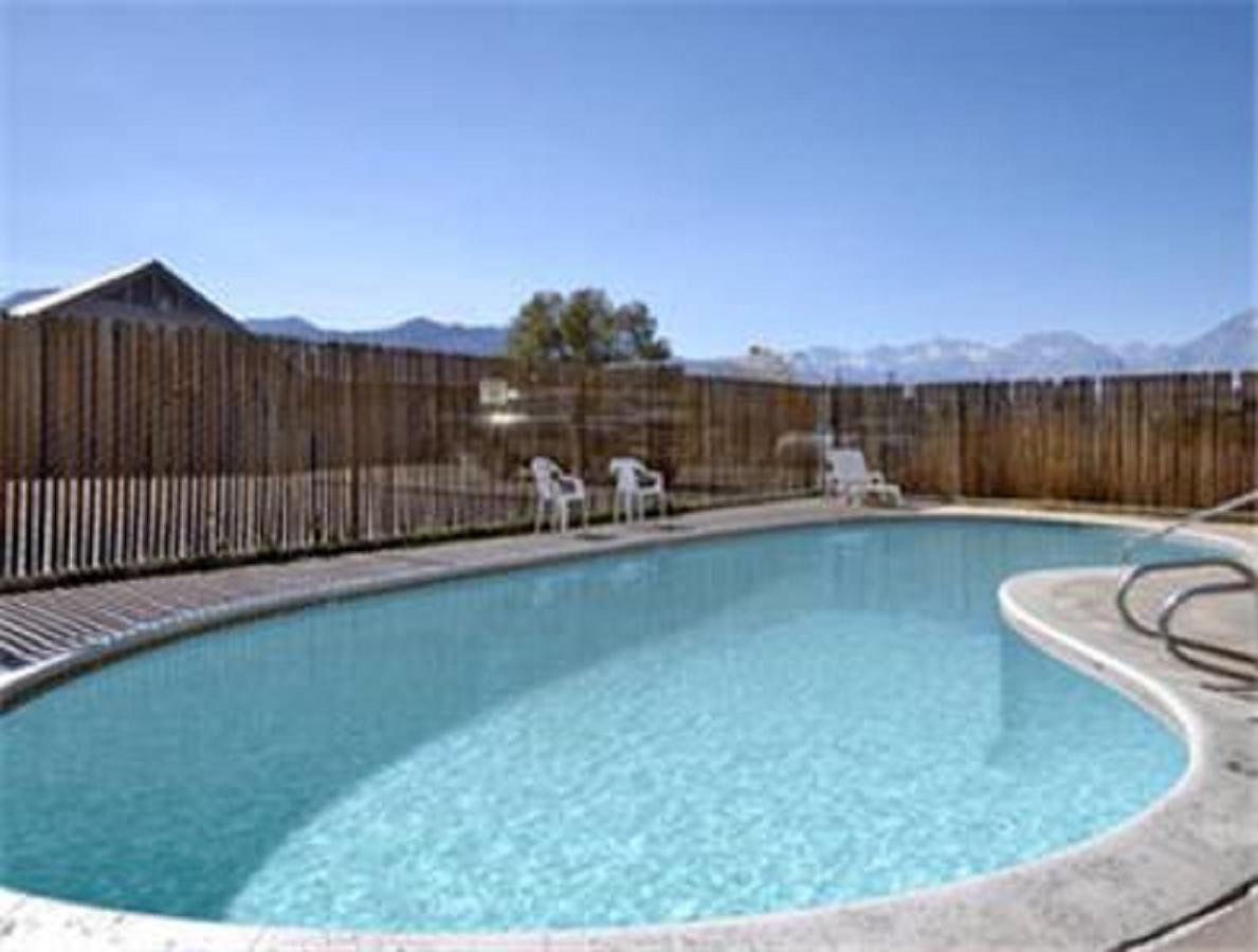 Super 8 By Wyndham Bishop Motel Exterior photo